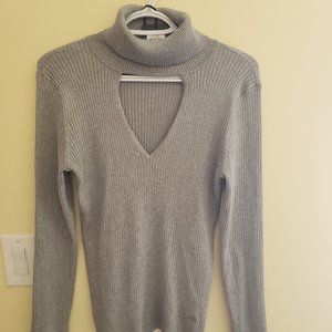 DKNY Long Sleeve Turtleneck Shirt w Front Cut Out Peekaboo Chest Size M